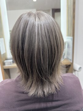 ノア(NOA) ミルクティーベージュ×ホワイトハイライト/透け感/外国人風