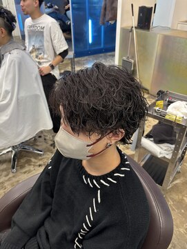 アンサー 千葉中央(UNSER prod by THE DAY) 【MEN’S HAIR/サーフカール/刈り上げセンターパート/千葉】