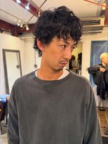 アデ オモテサンドウ(ade omotesando) 柔らかいカールで癖感をプラスしたメンズパーマスタイル