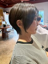ナチュラル ヘアーデザイニング(Natural hair designing)&nbsp;上品かつヘルシー/大人マッシュショート/オリーブベージュ/艶髪