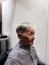 スカイ ビューレックス 丸の内店 ツーブロックノーパートグレイヘア