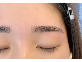 ダフネ(DAFNE)/自眉毛だけで美人眉