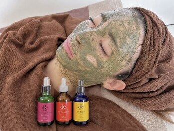 ルミナ(Lumina)の写真/【次世代ハーブピーリングREVI導入】剥離なしで驚きの肌質改善！輝くクリア肌へ導きます☆