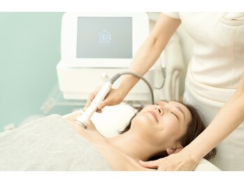 美バストアルファ(美bust α)/バストアップマシーンを研究開発