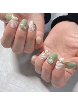 ブラン(blanc)/ゼブラ柄ネイル