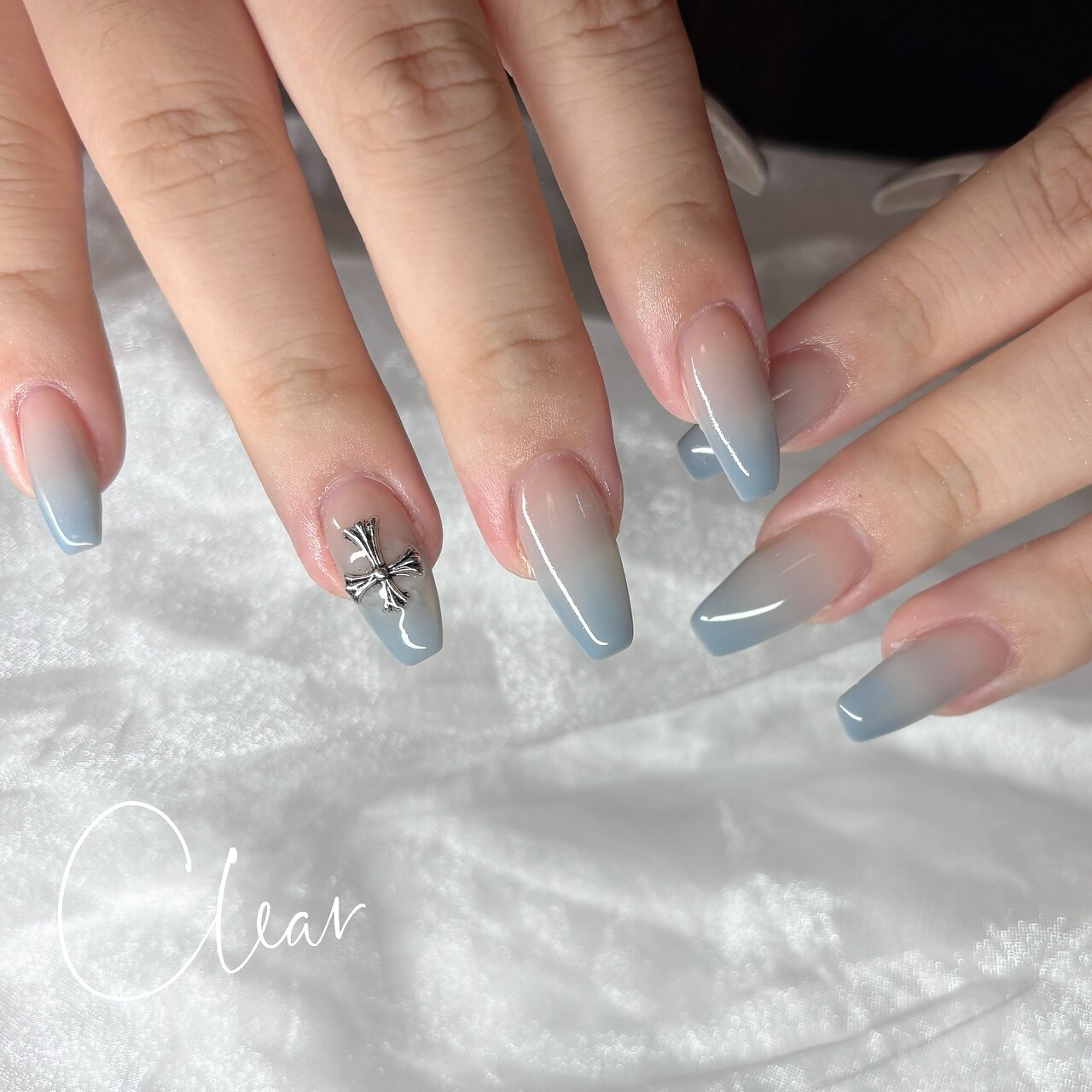 2026年冬トレンド】クロム ハンドのネイルデザイン集｜人気順｜4ページ