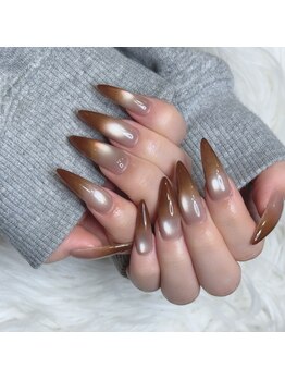 きらきらブラウンネイル