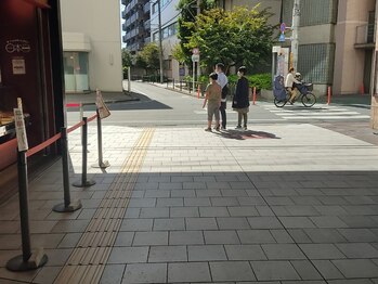 リヴァセル/【道のり】調布駅東口の南出口