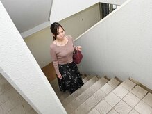 エス 立川店(esu)/【2】階段で2Fへ