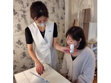 ポーラ 富雄店(POLA)の雰囲気（ＡＩ技術で肌内部を写して、ご自身のお肌悩みと照らし合わせます）