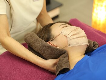 ほぐしーぷの写真/施術中はホットアイマスクで癒し効果抜群★つらい首肩こり・頭痛をケア☆ストレスから解放される体験を♪