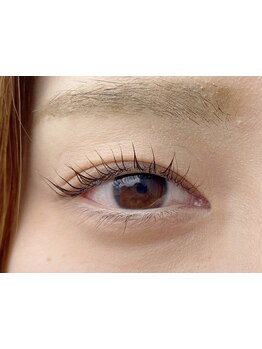 ナチュラル上品な目元にしたい