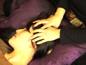 アール ピースア(R pii-suer)/ヘッドマッサージ 恵比寿 頭