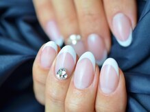 コットンローズ(Cotton Rose)の雰囲気（スワロフスキーのビジューネイルはコーティングなしでキラキラ！）