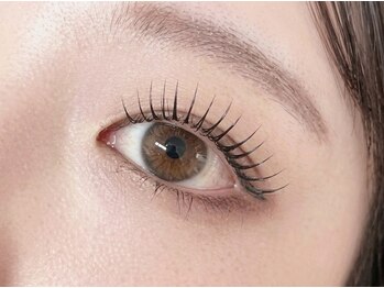 ブリスアンドコー 津田沼(Bliss&Co.)の写真/トリートメント付きまつ毛パーマで理想の持続力を。ダメージレスな施術を体験!