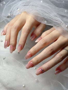 アートネイルの写真/【ライフスタイルに合わせた幅広いデザイン】自分だけのお気に入りが見つかるネイルサロン＜手描きアート＞