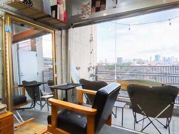 アソビバ サロン 池袋(ASOBIBA salon)の写真/【美容室併設お忍びサロン】ベビーカーのまま入店OK！お子様連れのママさんも気軽に通っていただけます♪