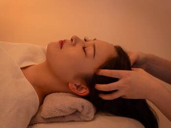 ロイジエ(Loyijie.w)の写真/疲れが取り切れない、眠いのに寝れない…そんなお悩みありませんか？頭のツボを刺激し血流改善!睡眠の質UP!