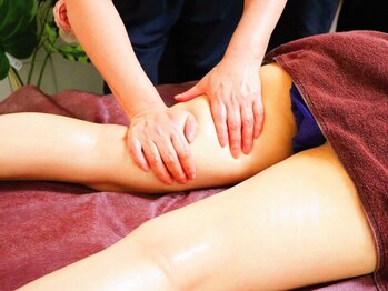 中国式足裏健康法 緑州 柏店の写真/【すらっと美脚へ】下半身の浮腫みにWアプローチ!アロマリンパマッサージ60分+足裏(足つぼ)30分計90分¥9000