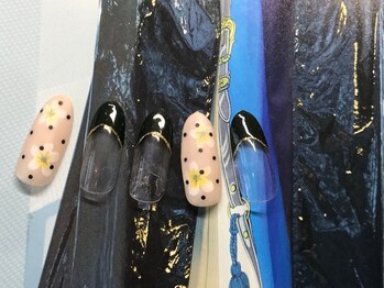 ネイルサロン&スクール ジーナ(GINA)/ドット×小花で大人めかわいい☆