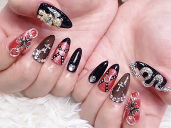 レディスペ ネイル(Redispe nail)の写真/スカルプネイルで指先が映える☆トレンドを意識した華やかなデザインやパーツを豊富にご用意しております♪