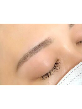 ナチュラル上品な目元にしたい