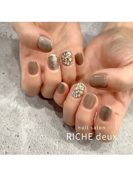 リッシュ ドゥ(RICHE deux)/ギラっと輝く埋め尽くしネイル!