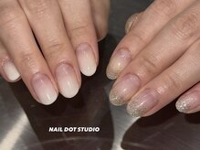 ネイルドットスタジオ 堺筋本町(NAIL DOT STUDIO)/乳白色 × シルバー