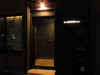 ビアル(VIALU)/夜の外観！新宿/東新宿/若松河田