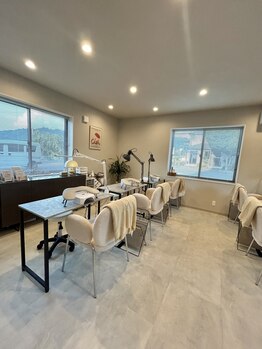 シエル(Ciel)の写真/[ご新規様他店オフ無料]松本梓川のマンツーマンプライベートサロン♪カラーも豊富◎理想のネイルが叶う！