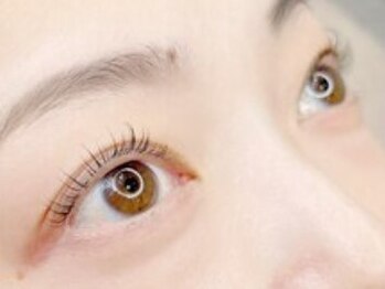 ヘアーアンドエステティック ラナシエン(hair&esthetic Rana Cien)の写真/【まつげパーマ4950円】技術力の高さが人気の秘訣◎まるで自まつ毛が伸びたような自然な仕上がりに大満足♪