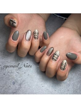 アイネイル ナッツ(Nuts)/持ち込みチェックネイル