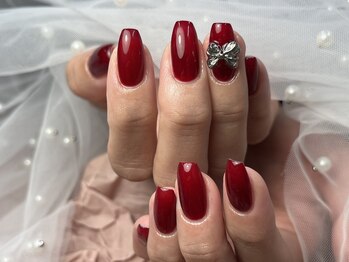 トリー アンド デリー(Toliy&Deliy)/華やかで上品な深紅ネイル