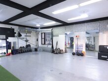 毎日体幹塾の雰囲気（30畳のスペースで全てパーソナルトレーニング☆無料体験受付中♪）