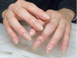 オフィス映えの上品ワンカラー