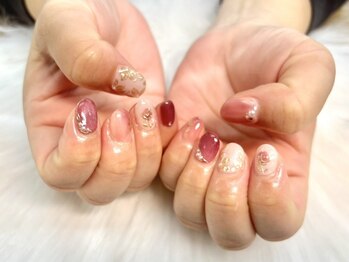ネイルベースキュウロク(NAILBASE96)の写真/大人女性を演出するシンプルネイルもトレンドを抑えたデザインもお任せ♪高技術でワンランク上の仕上がりに