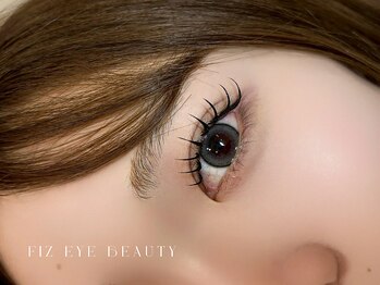 フィズ アイ ビューティ 豊川八幡店(fiz eye beauty)/ マツエク｜フラットラッシュ