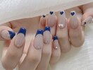 大人可愛いハートフレンチネイル