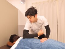トータルケア鍼灸院の雰囲気（整体後、自分に合うストレッチとリハビリも同時に教えます★）