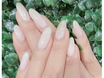 単色カラーでXmas雰囲気ネイル