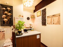 明るくリラックスできる店内空間です*