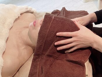 サンゴ(Sango)の写真/ハーブピーリング×小顔矯正で最強のフェイスラインへ★整体で歪みを改善、ハーブで引き締め理想の小顔へ♪