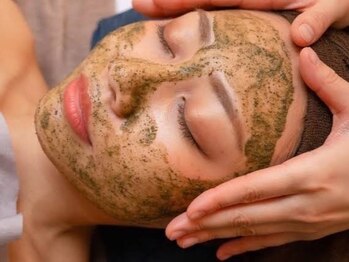アンドワイ バイ サロンリーナ(&y by Salon Lena)の写真/剥けないハーブピーリング♪剥離なしで、直後からお化粧OK◎様々な肌の悩みに万能！《ご新規様限定¥7500》