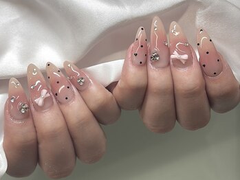 アイラッシュアンドネイル ヴェラール(Velar)/チークネイル