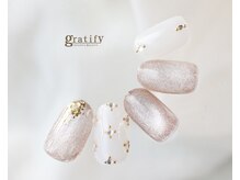 グラティフィー(gratify)/マグネット×ビジューネイル