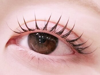 ティンク 札幌駅前店(Tink)の写真/《新規様off込み》目の形/理想の仕上がりに合うエクステで自まつ毛を生かし印象UP♪流行りの"束感"仕上げ◎