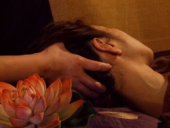 アール ピースア(R pii-suer)/ヘッドマッサージ 恵比寿 頭