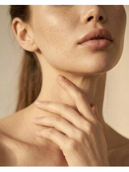 ラルタン(LARUTAN)の写真/《ナチュラルな美肌づくりの鍵》
くすみ・乾燥・ニキビ・毛穴の開きなど、繰り返す肌トラブルに◎