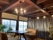 カアイ(kaai)/サロン内観