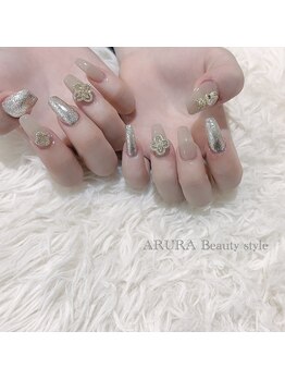 ビジュー盛り盛りネイル